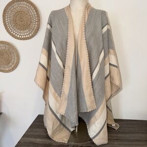 St‎ John's Bay One Size Cream Grey & Pink Sweater Wrap Vest Poncho Shawl